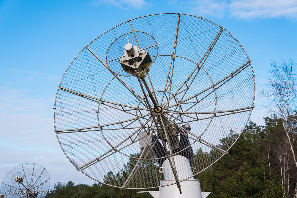 Individual view of a single antenna of the Nançay Radioheliograph.