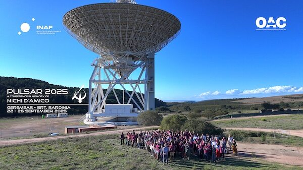 Conference photo in front of the SRT.
